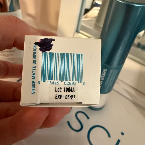 Colorescience Brush On Shield SHEER MATTE SPF30 - Picture 2 of 5